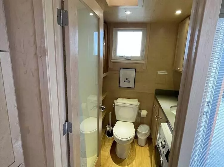 Hotelli Bv Overlook Camp & Lodging