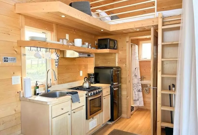 Hotelli Bv Overlook Camp & Lodging