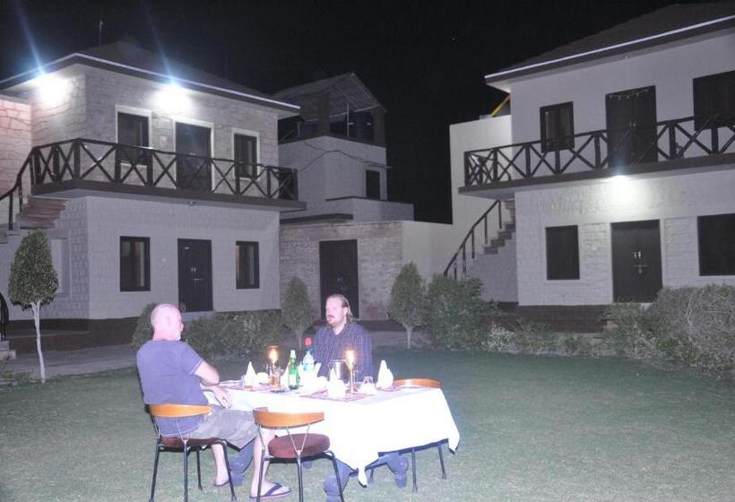 فندق Kurja Resort