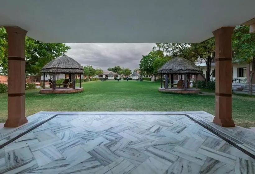 Hotelli Kurja Resort