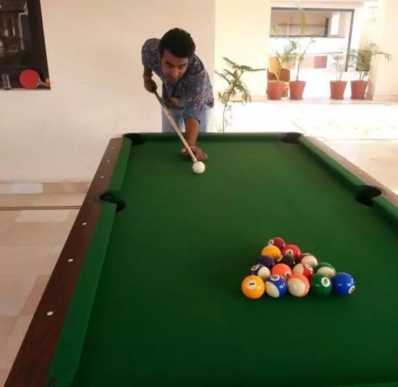 Hotelli Kurja Resort