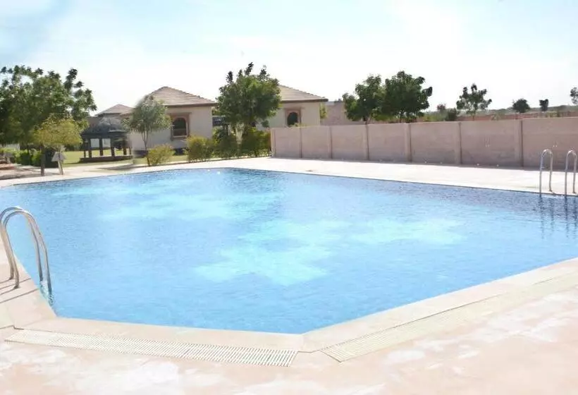 Hotelli Kurja Resort