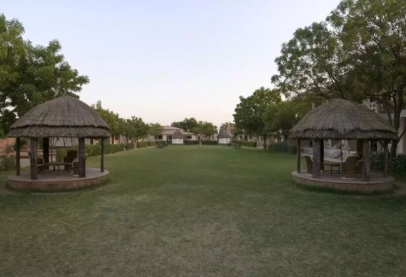 Hotelli Kurja Resort