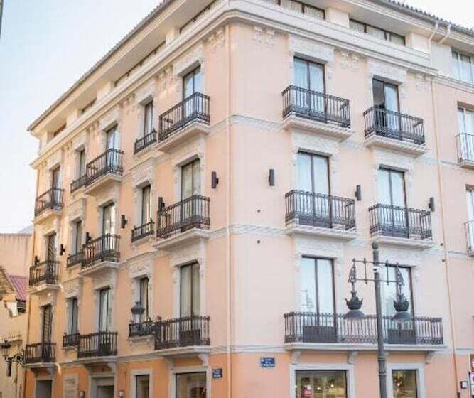 هتل Myr Puerta Serranos