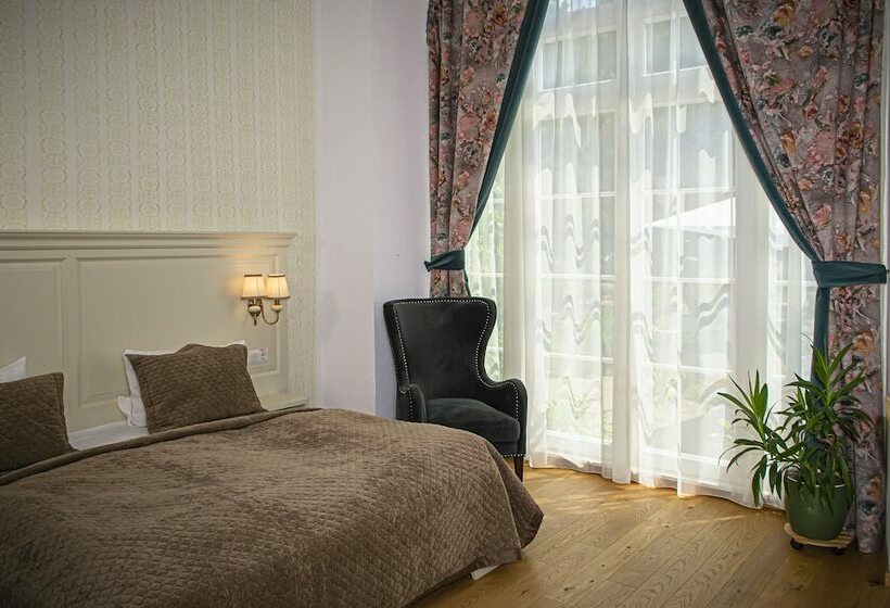 هتل Palatul Brukenthal Avrig