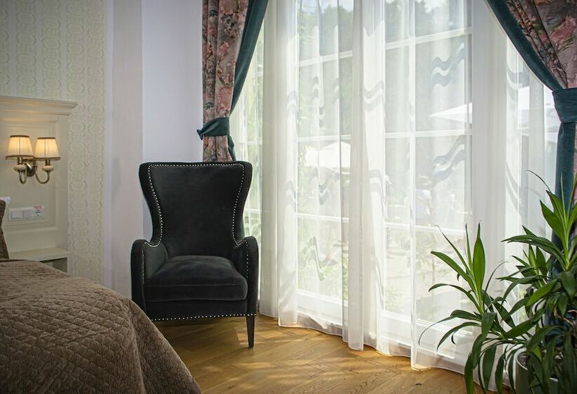 هتل Palatul Brukenthal Avrig