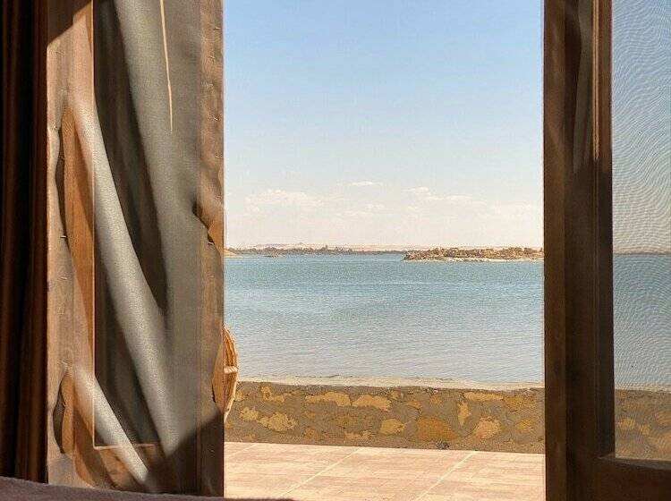 هتل Taghaghien Island Resort