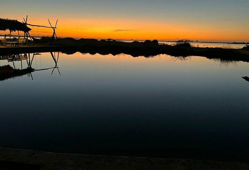 هتل Taghaghien Island Resort