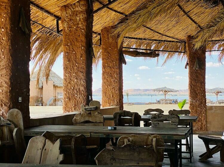 هتل Taghaghien Island Resort