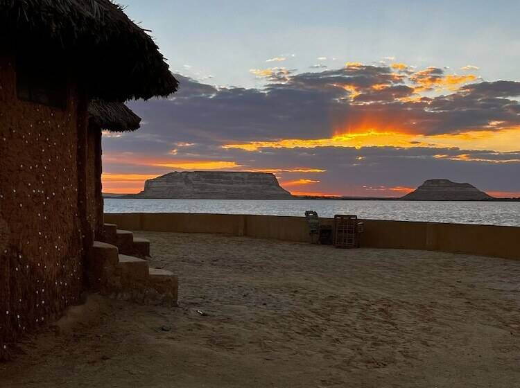 هتل Taghaghien Island Resort