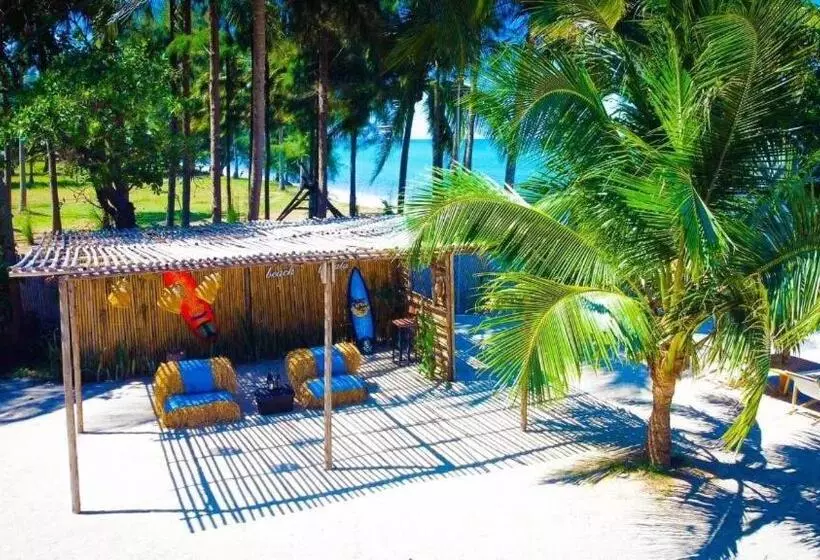 Hotelli The Pp. Beach Resort Thasala