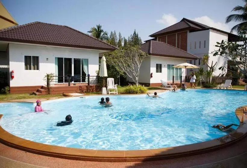 Hotelli The Pp. Beach Resort Thasala