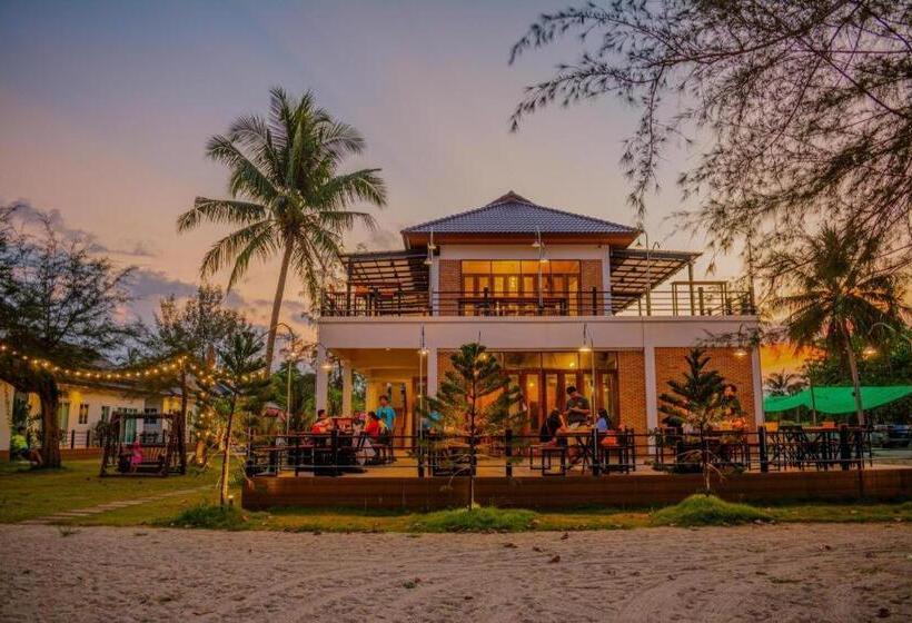 Hotel The Pp. Beach Resort Thasala