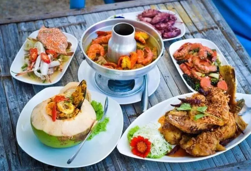 Hotelli The Pp. Beach Resort Thasala