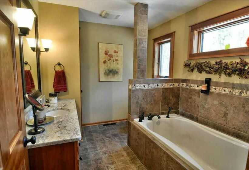 Lazy Dog Lodge On Minong Flowage