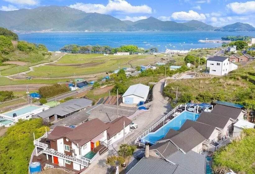 Namhae Hanuri Pension