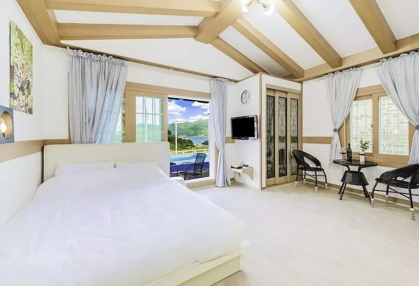 Namhae Hanuri Pension