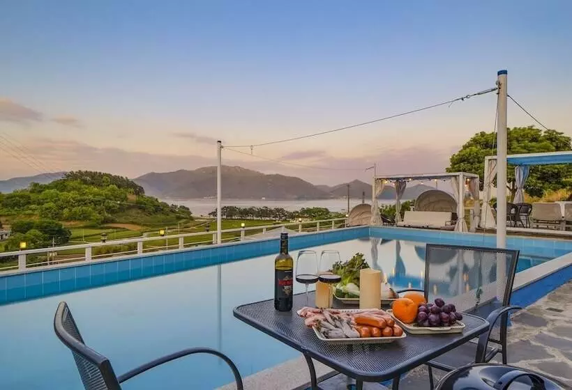 Namhae Hanuri Pension