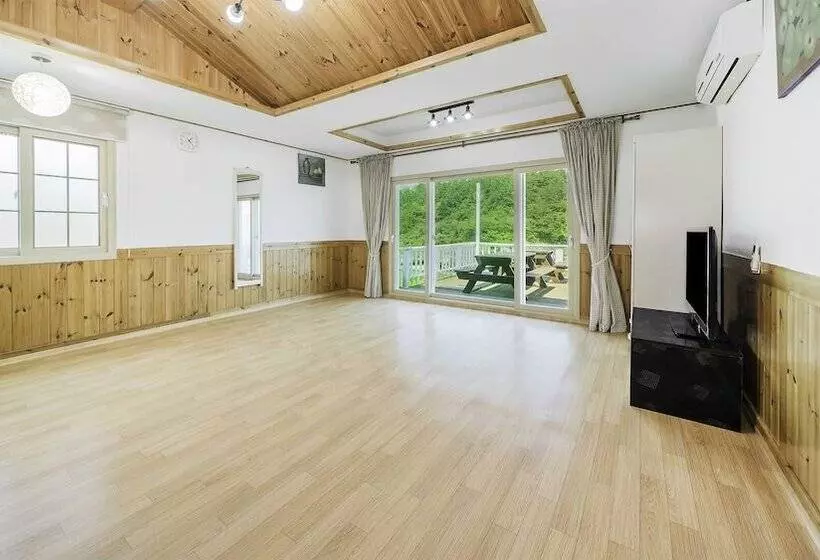 Namhae Hanuri Pension