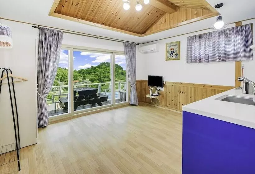 Namhae Hanuri Pension