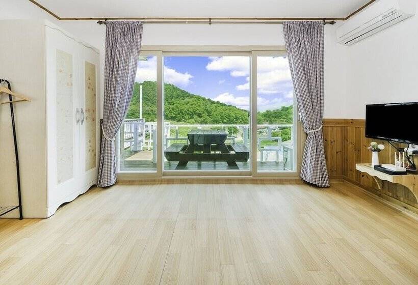 Namhae Hanuri Pension