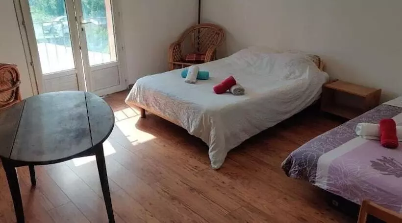ペンション La Grange Chambre D Hotes