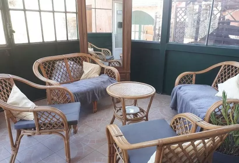 ペンション La Grange Chambre D Hotes