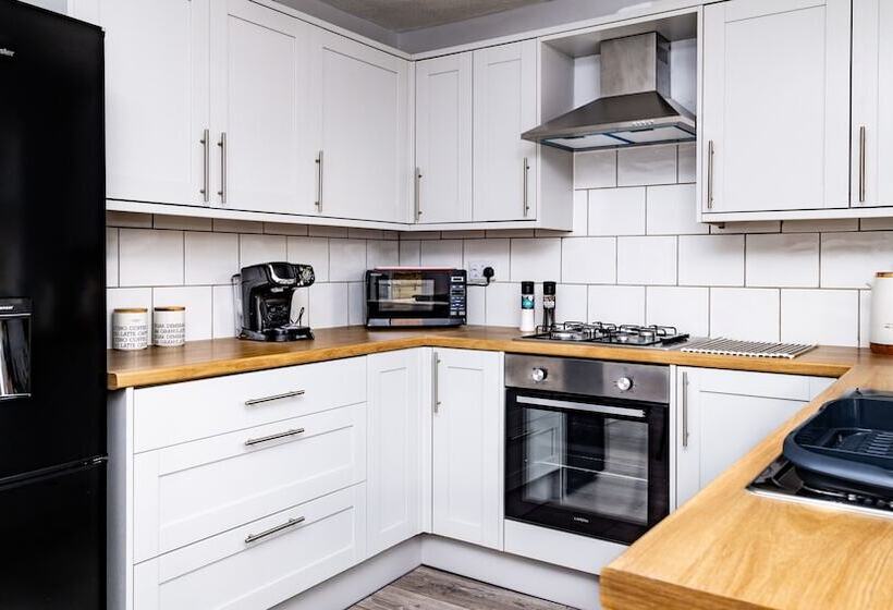 بنسيون Mill Charm