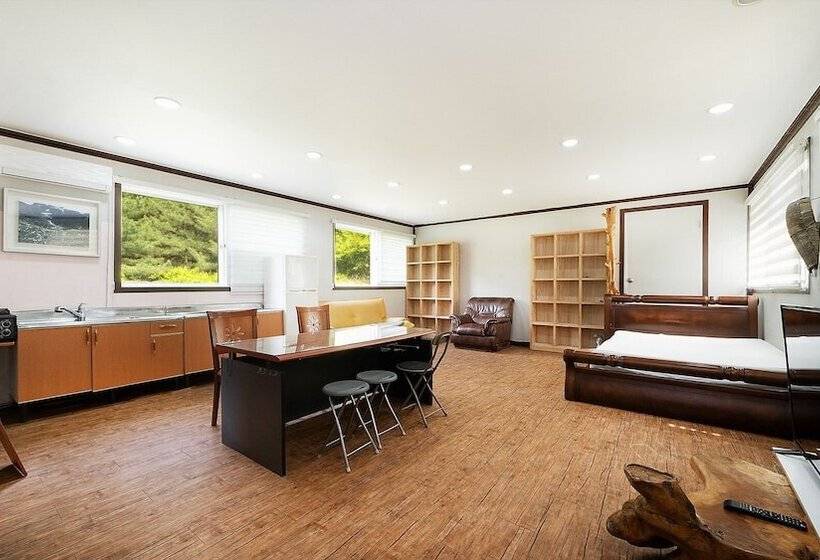 Pocheon Bearhill Pension