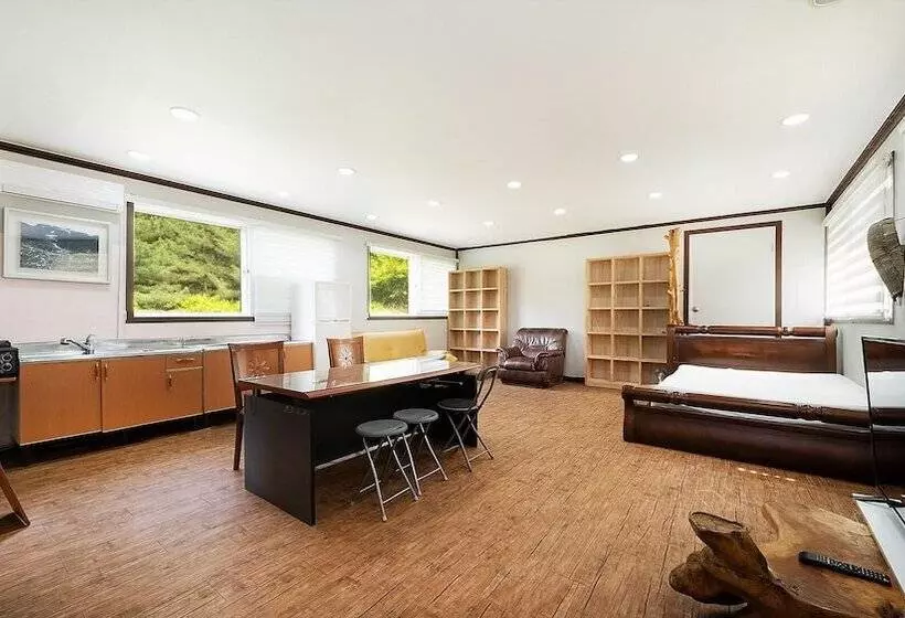 Pocheon Bearhill Pension