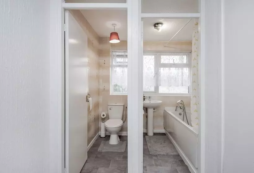 Residenssi Tms Lovely 3 Bed House Tilbury Free Parking