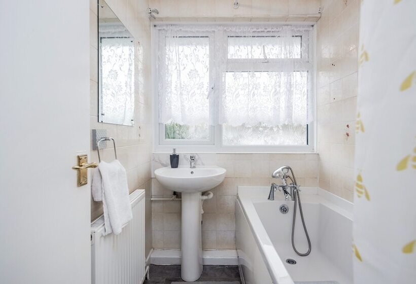 레지던스 Tms Lovely 3 Bed House Tilbury Free Parking