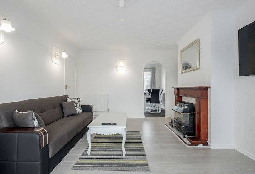 레지던스 Tms Lovely 3 Bed House Tilbury Free Parking