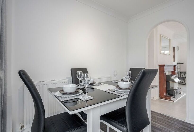 레지던스 Tms Lovely 3 Bed House Tilbury Free Parking