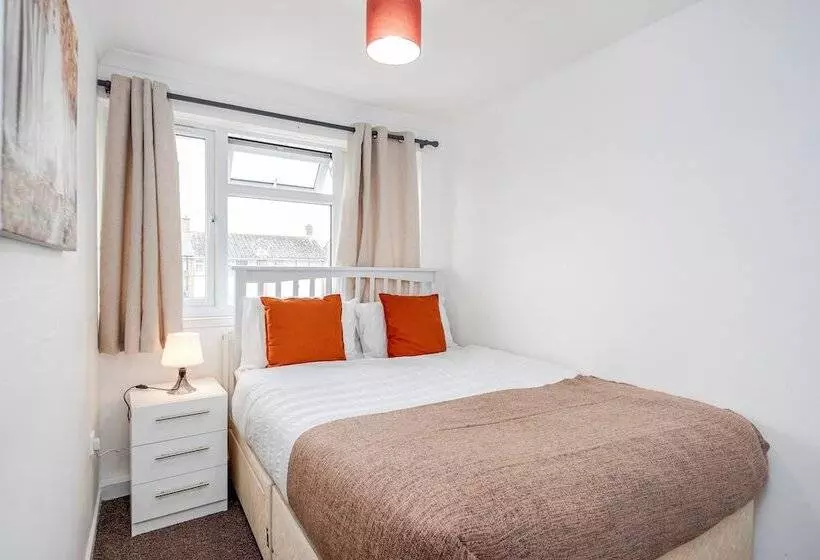 Residenssi Tms Lovely 3 Bed House Tilbury Free Parking