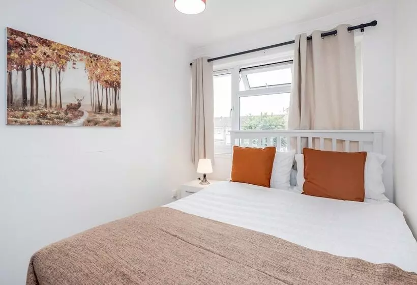 Residenssi Tms Lovely 3 Bed House Tilbury Free Parking