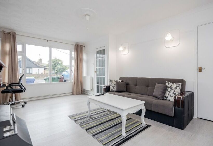 레지던스 Tms Lovely 3 Bed House Tilbury Free Parking