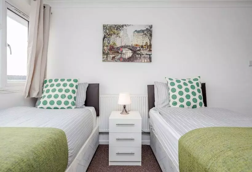 Residenssi Tms Lovely 3 Bed House Tilbury Free Parking