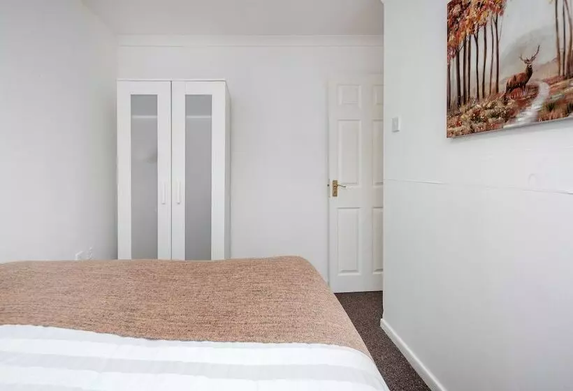 Residenssi Tms Lovely 3 Bed House Tilbury Free Parking