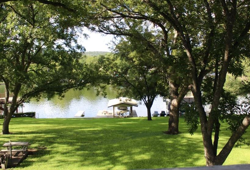 Pet Friendly Retreat On Lake Lbj!
