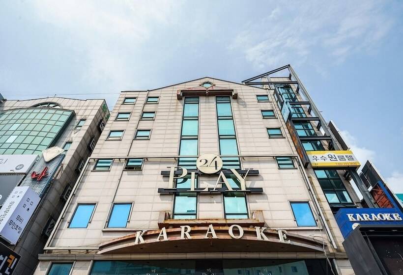 Suwon Movie Motel