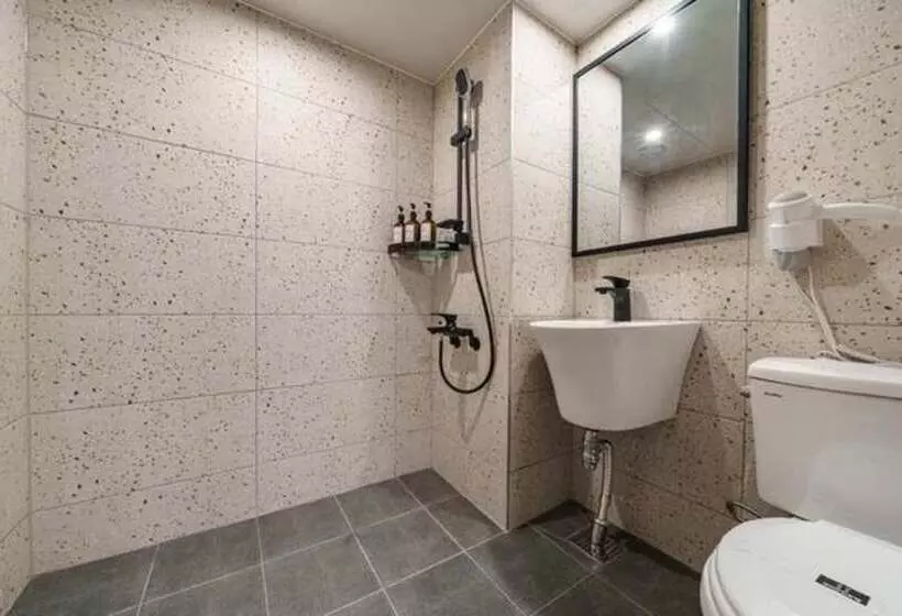 Suwon Movie Motel