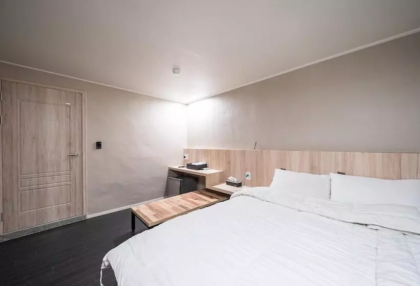 Suwon Movie Motel