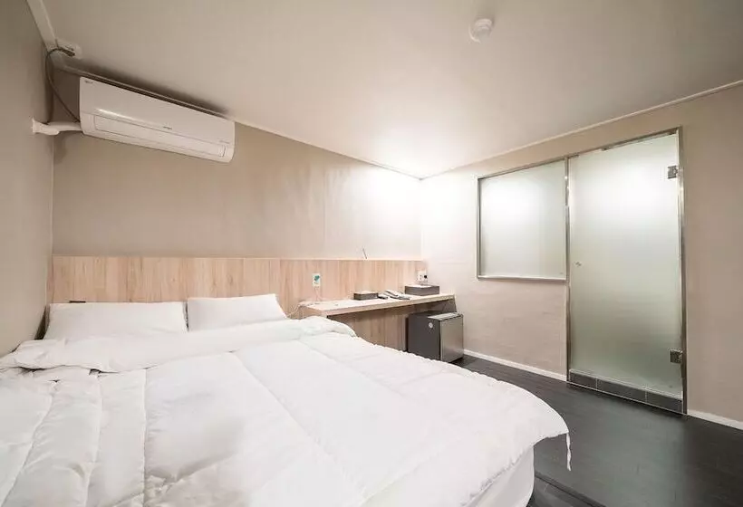 Suwon Movie Motel