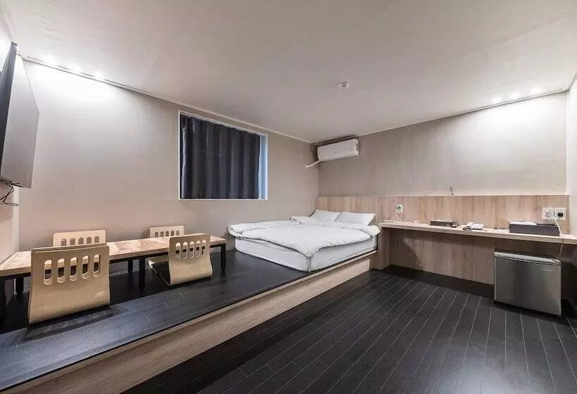 Suwon Movie Motel