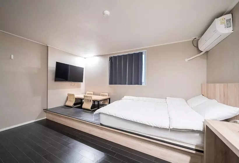Suwon Movie Motel