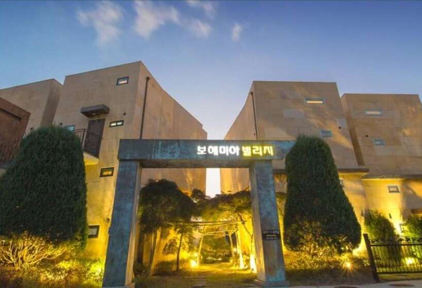 Taean Bohemia Village Pension