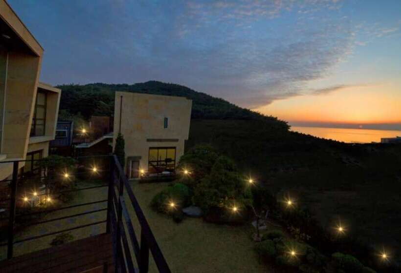 Taean Bohemia Village Pension