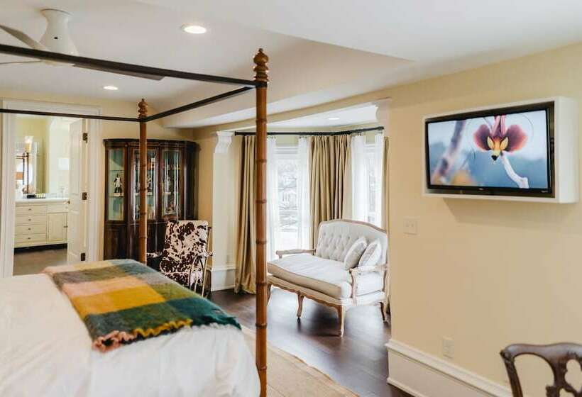 The Lilley Mansion Bed & Breakfast