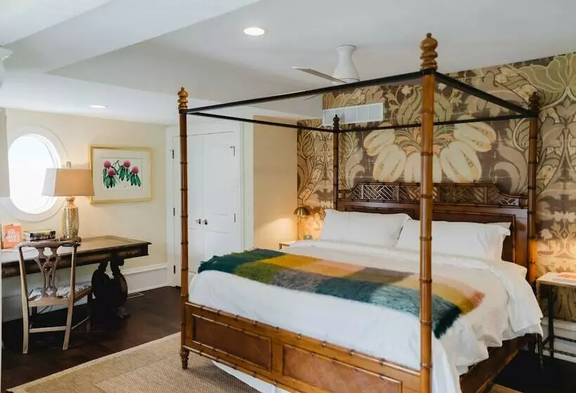 The Lilley Mansion Bed & Breakfast